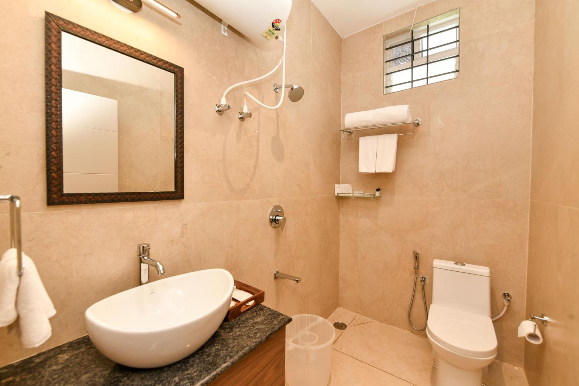 מדיקרי Inventree Aranya Resort & Spa מראה חיצוני תמונה