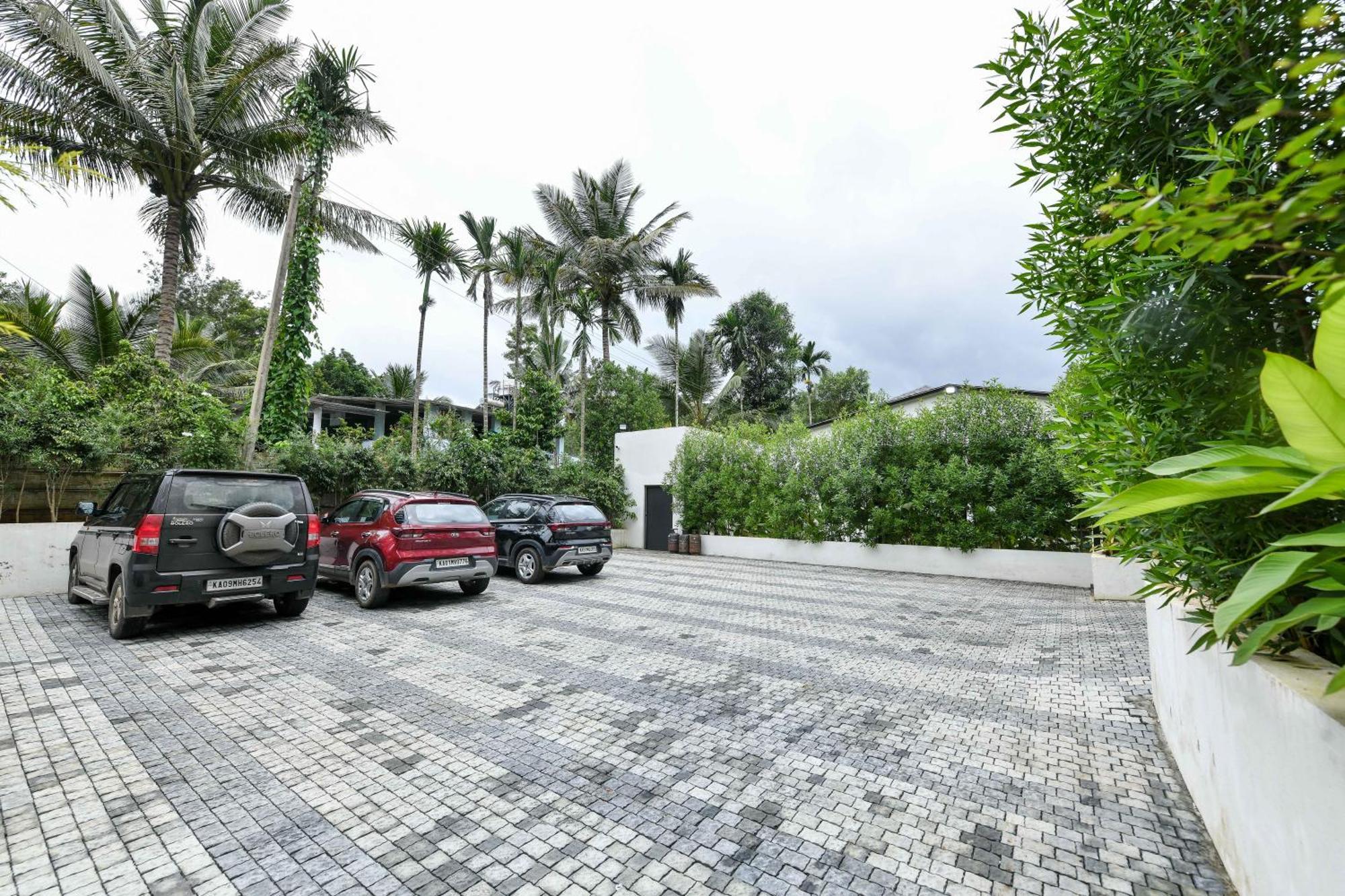 מדיקרי Inventree Aranya Resort & Spa מראה חיצוני תמונה
