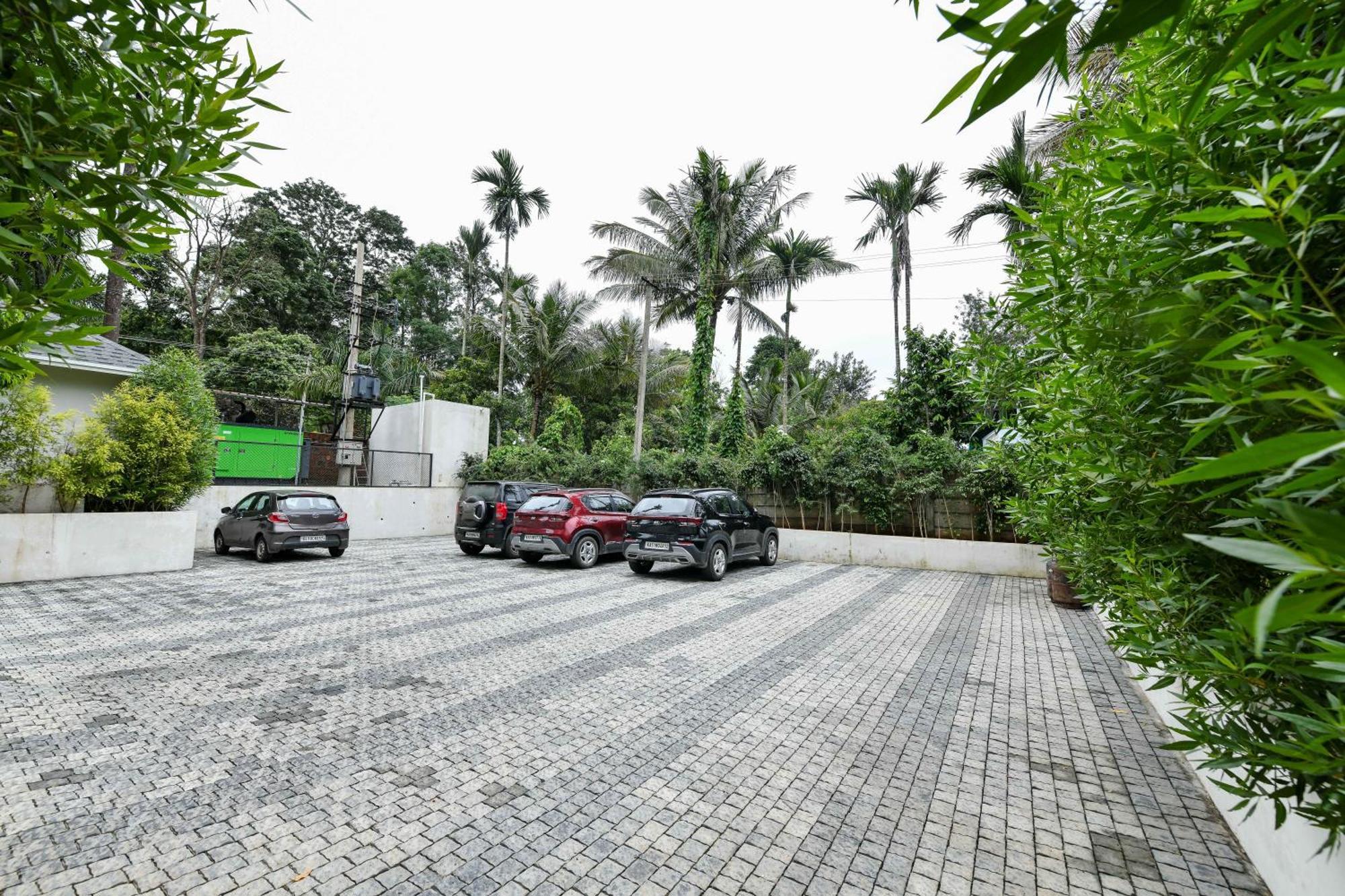 מדיקרי Inventree Aranya Resort & Spa מראה חיצוני תמונה